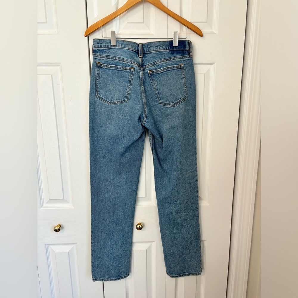 A&F Mid Rise Straight Jeans NEVER WORN - Picture 11 of 11